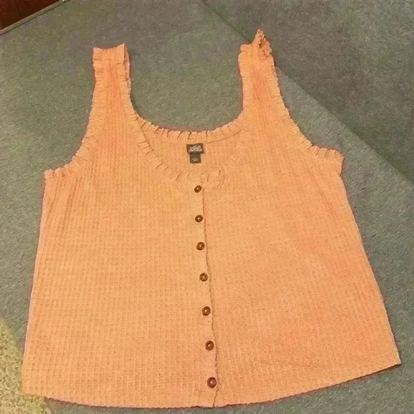 Wild Fable Rust Colored Tank Crop Top. Button Up. Ruffled Edges. Women’s Size L - Picture 7 of 8